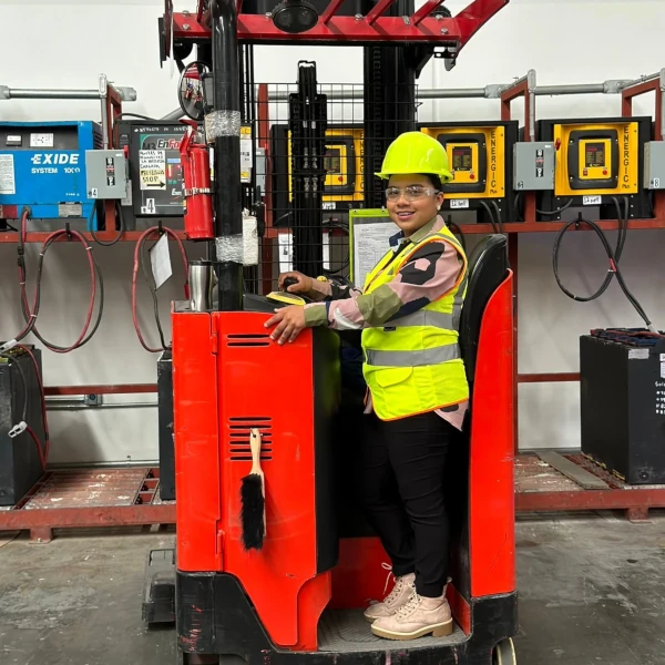 Mujer comprometida con el trabajo